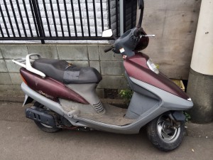 壊れてしまって自宅前に止めっぱなしになっていたホンダのスペイシー125