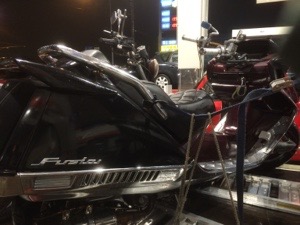 トラックに積み込まれたホンダのフュージョン