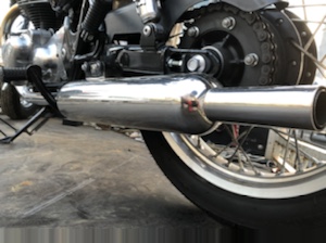Kawasaki W650のマフラー部分。細かな錆はあるものの、全体的に良好な状態で高評価。