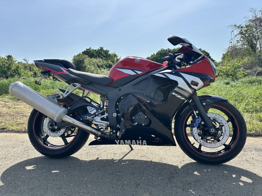 ヤマハ YZF-R6 右側全景 5SL型
