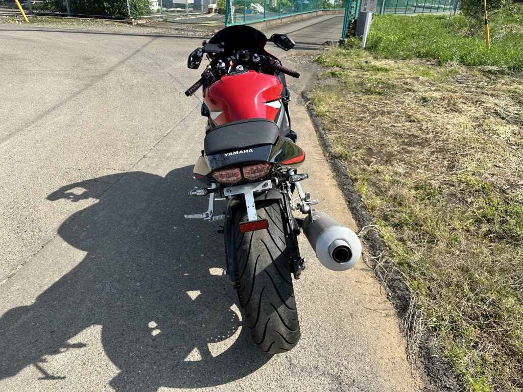YZF-R6 リアビュー