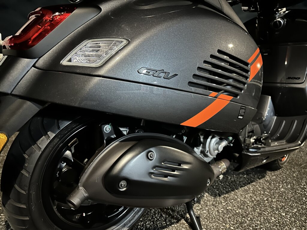 ベスパ GTV300 エンジン周り 外装状態良好 トラボルジェンテグレー
