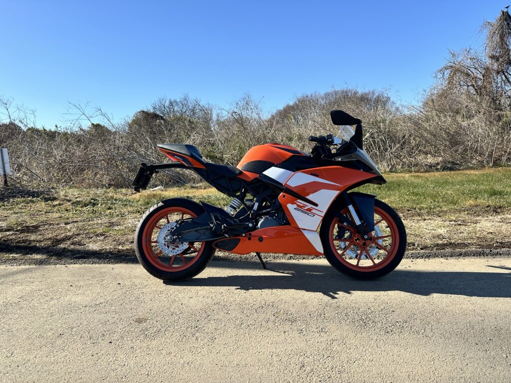KTM RC250 右側 外観 フルカウル スポーツバイク