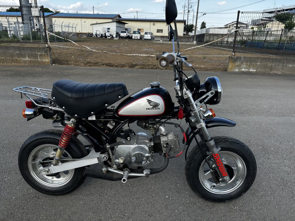 ホンダモンキーAB27型 右側全体写真 カスタム車両