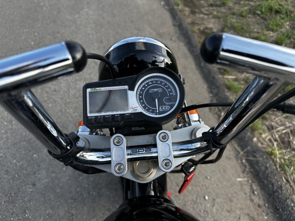 モンキーAB27型 社外メーターとハンドル周辺のカスタム状態